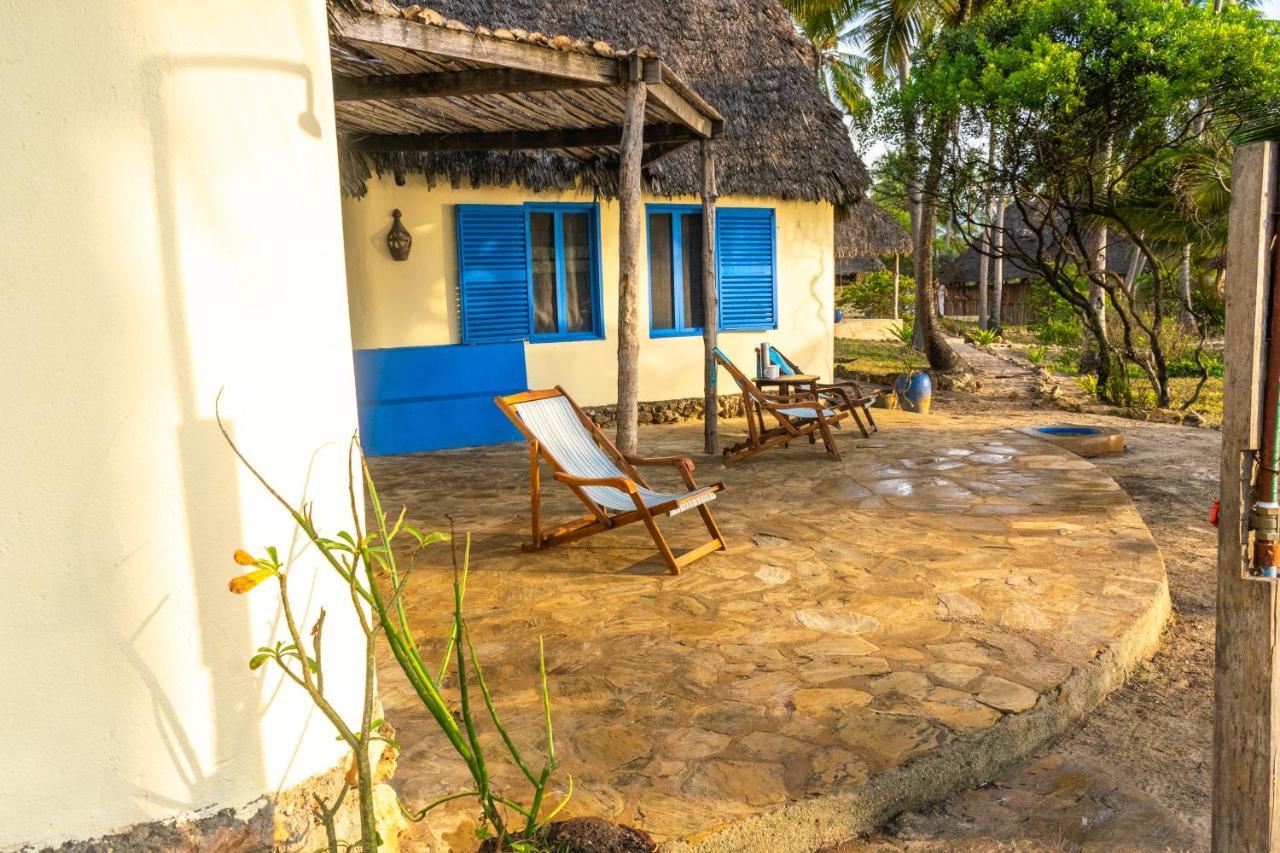Hibiscus Beach House Pangani Buitenkant foto