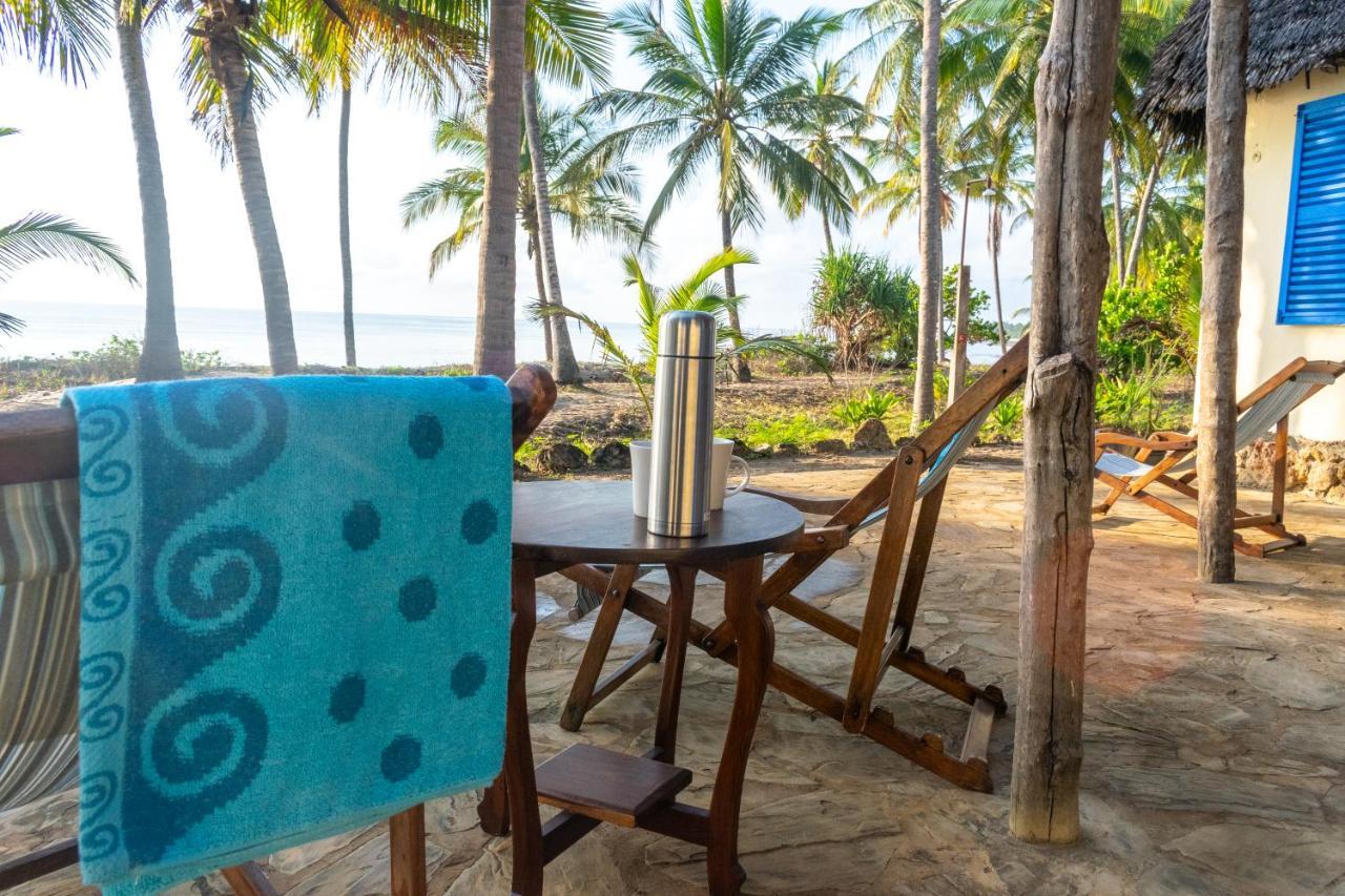 Hibiscus Beach House Pangani Buitenkant foto